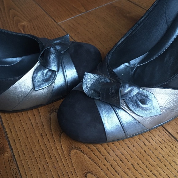 Black suede heels - Picture 3 of 8